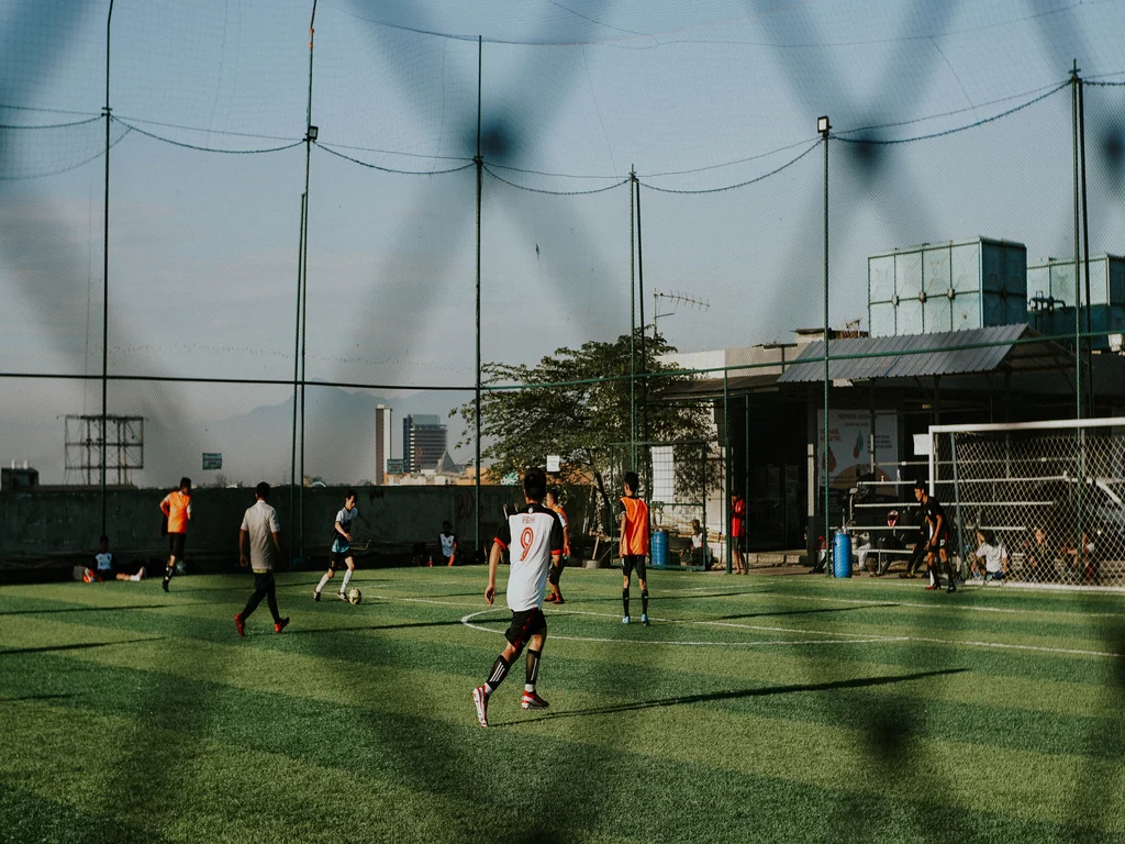 Menggali Lebih Dalam tentang Lapangan Sepakbola - Tempat Permainan dan Komunitas