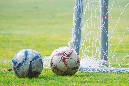 Pemain Tengah dalam Permainan Sepakbola Disebut dalam Istilah - Mengenal Peran Vital Mereka di Lapangan